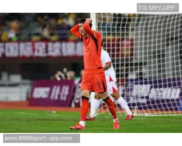 汪士钦解围失误致U22国足0-1落后越南队比赛形势严峻 汪士钦解围失误致U22国足0-1落后越南队比赛形势严峻